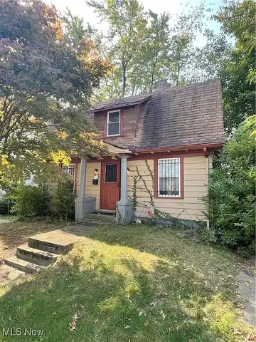 Penhurst, CLEVELAND, OH 44110
