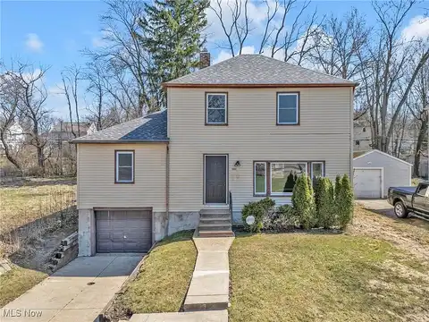 Orlando, AKRON, OH 44320