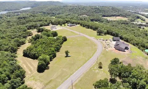 Apple, RUSSELLVILLE, AR 72802