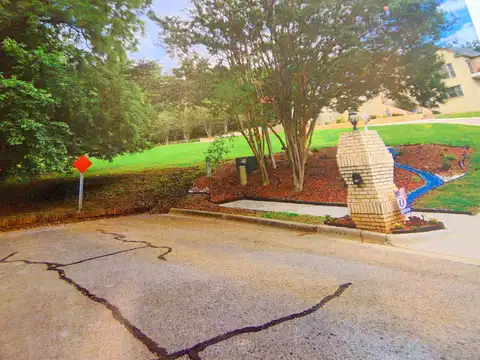 Nw Sparkling Dew Ln, Huntsville, AL 35810