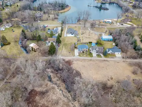 Christie, SHELBY TOWNSHIP, MI 48317