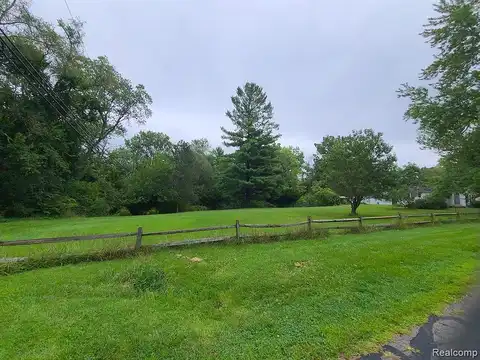 Pershing, LIVONIA, MI 48152