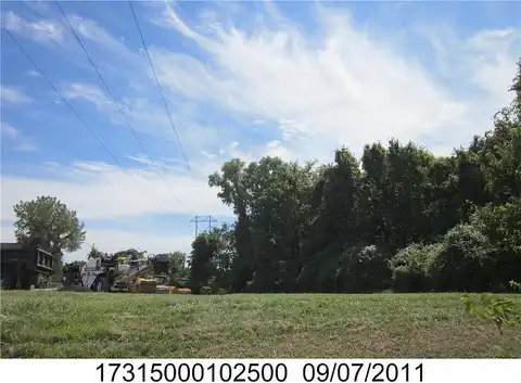 Ne Russell Rd, Kansas City, MO 64116
