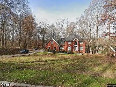 Oak Shadow St, Russellville, AL 35653