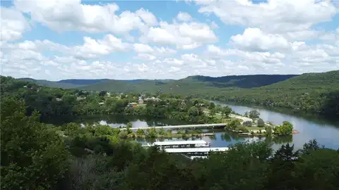 Lakeview Lane, Holiday Island, AR 72631