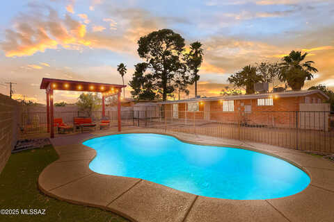 Farwell, TUCSON, AZ 85711