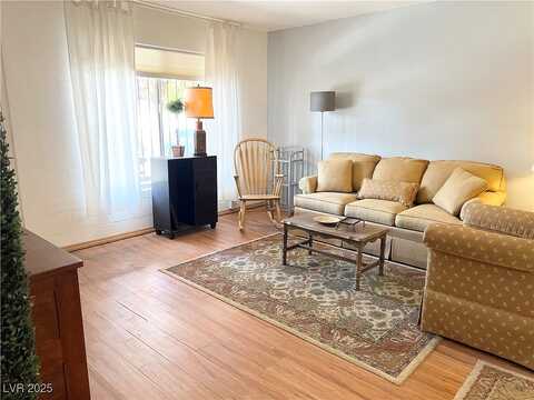 Royal Crest, LAS VEGAS, NV 89169