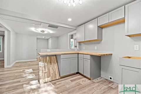56Th, SAVANNAH, GA 31404