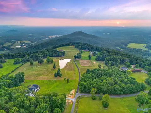 Westview Lane, Laceys Spring, AL 35754