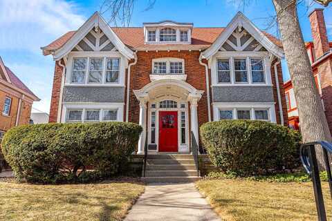 Summit, MILWAUKEE, WI 53211