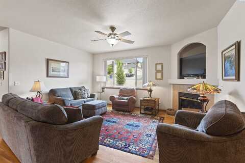 Erica, RICHLAND, WA 99352