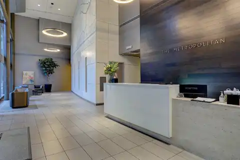 Main, DALLAS, TX 75202