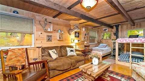 Meadowlark, BUSHKILL, PA 18324
