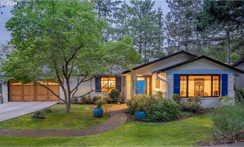 Pinecrest, ASHLAND, OR 97520