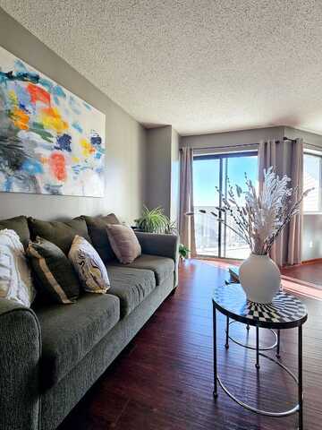 10Th, SAINT PAUL, MN 55101