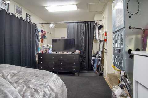 Oak Grove, PORTLAND, OR 97267