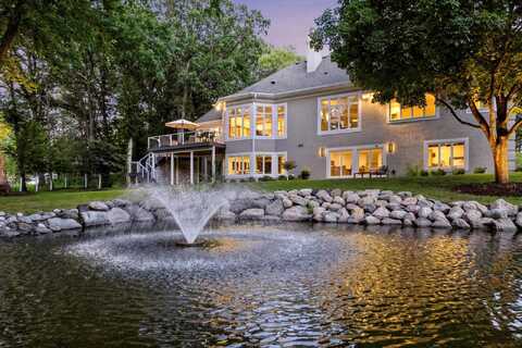 Crowne Hill, HOPKINS, MN 55305