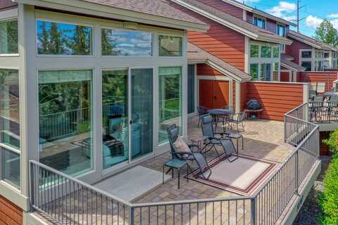 Village, REDMOND, OR 97756