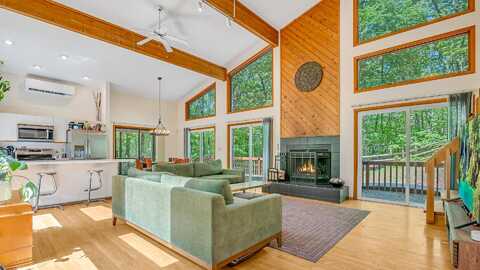 Stowe, TAFTON, PA 18464