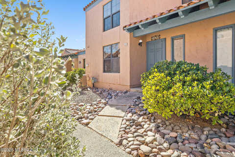 Calle Del Rocio, TUCSON, AZ 85750