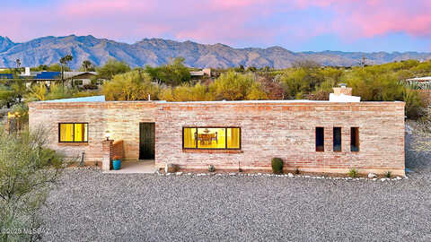 Camino Cardenal, TUCSON, AZ 85718