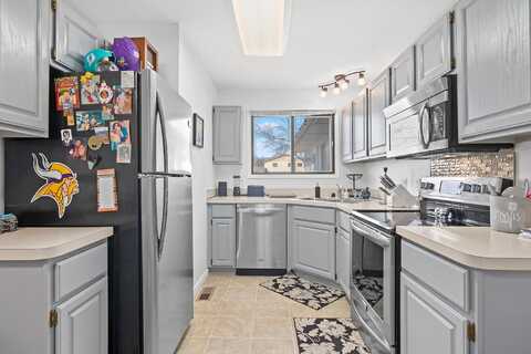 Pond, CHAMPLIN, MN 55316