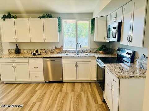 Eastland, TUCSON, AZ 85710