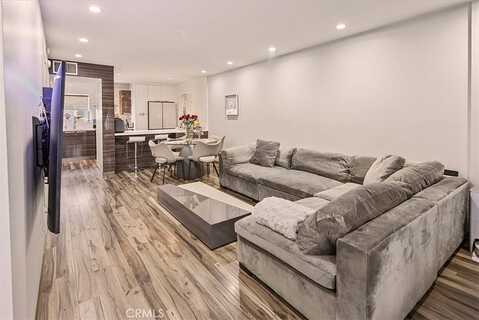 Saticoy, VAN NUYS, CA 91405