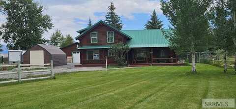 4251 Summit Drive, Mackay, ID 83251