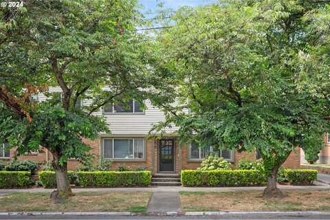 21St, PORTLAND, OR 97232