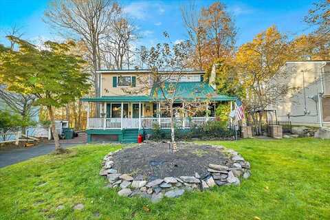 Country Place, TOBYHANNA, PA 18466