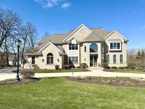 Hawks Ridge, BROOKFIELD, WI 53045