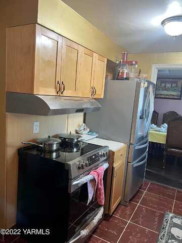 2Nd, GRANDVIEW, WA 98930