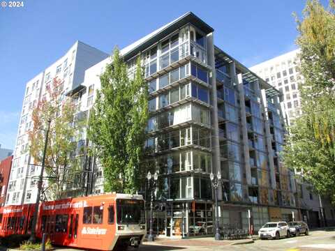 Holladay, PORTLAND, OR 97232