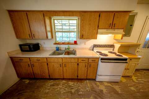 820Th, STEINHATCHEE, FL 32359