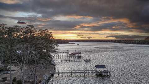 Roane, GLOUCESTER, VA 23061