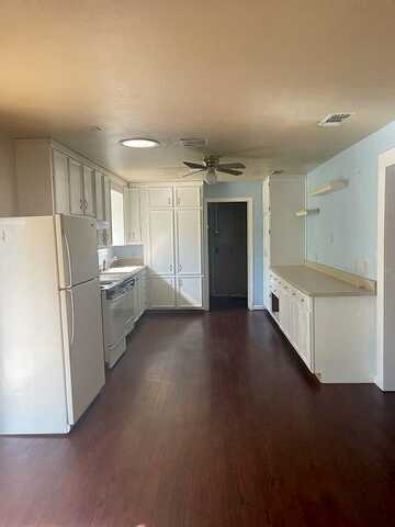 Wallace, LLANO, TX 78643