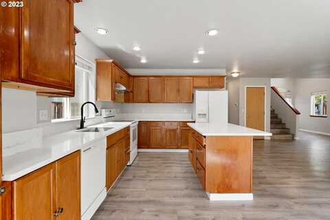 Clinton, PORTLAND, OR 97266