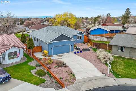 Maple, REDMOND, OR 97756