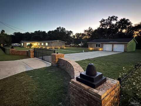 Live Oak, MILTON, FL 32571