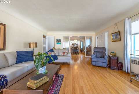 9Th, THE DALLES, OR 97058