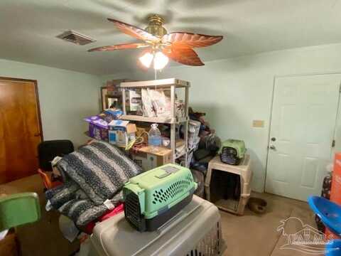 Linda, PENSACOLA, FL 32506