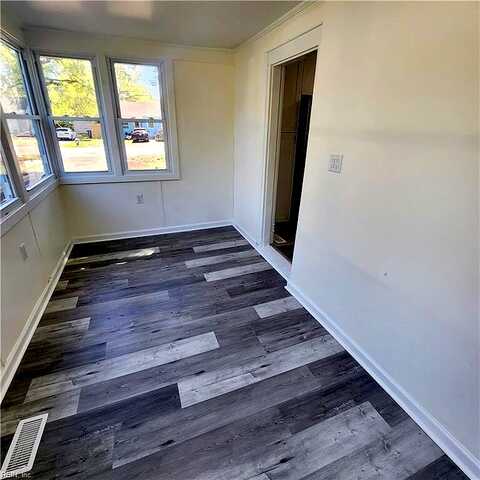 72Nd, NEWPORT NEWS, VA 23605