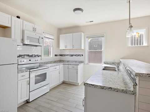 Hull, RICHMOND, VA 23224