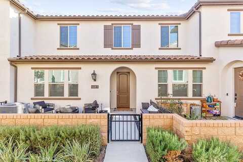 Kate, FONTANA, CA 92336