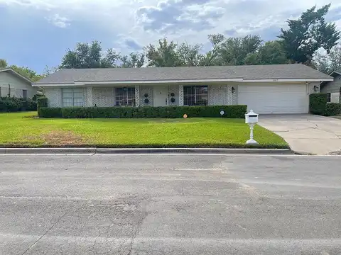Renee, EAGLE PASS, TX 78852