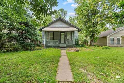 724 Kearney Street, Manhattan, KS 66502