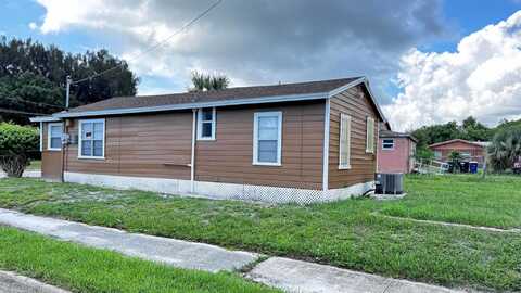 19Th, FORT PIERCE, FL 34950