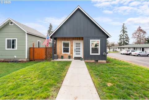 Pine, SAINT HELENS, OR 97051