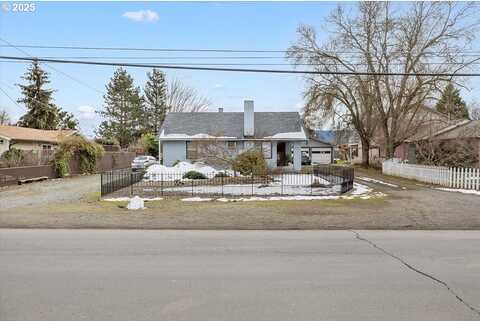 Prune, MEDFORD, OR 97501